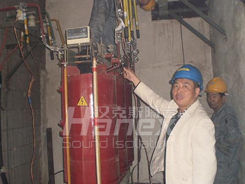 簽訂南塘住宅區(qū)五組團(tuán)5#專(zhuān)變壓器配電房降噪合同