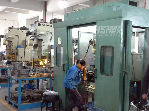 沖床噪音大如何解決？推薦安裝沖床隔聲罩